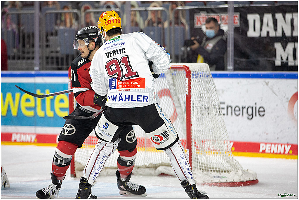 PENNY DEL; Koelner Haie- Fischtown Pinguins; Koeln, 03.01.2022
